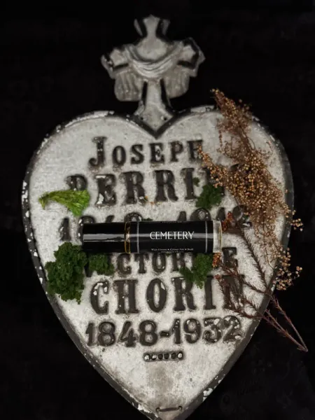 Hovedbilde Cemetery Perfume Oil
